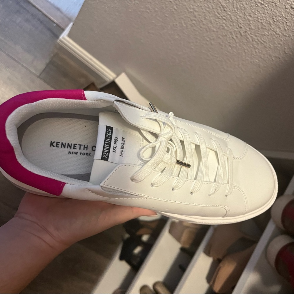 White sneakers Kenneth Cole size 8